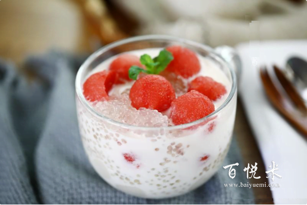 珍珠丸子西米露的家常做法，口感層次分明，夏日的用心甜品